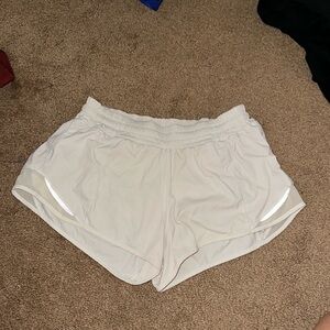 White 2.5 Hotty Hot Lululemon shorts